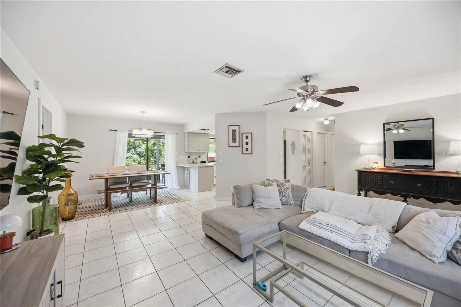 Bright and spacious open-concept living and dining area