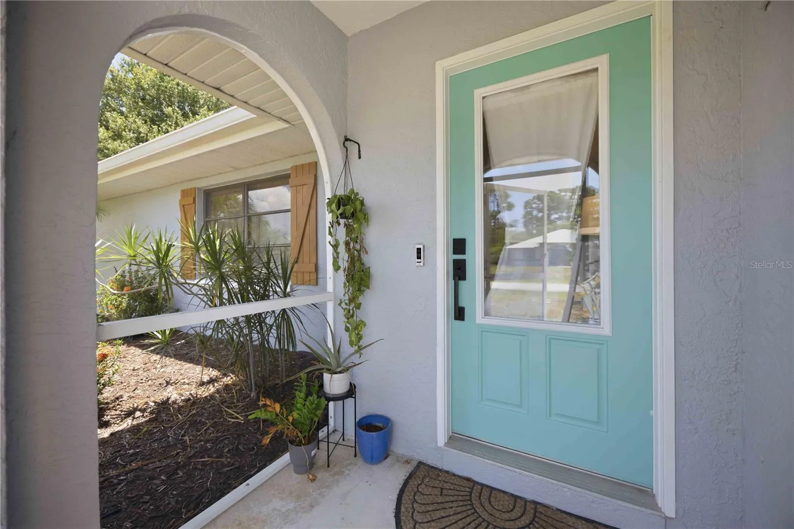 Large screen front porch