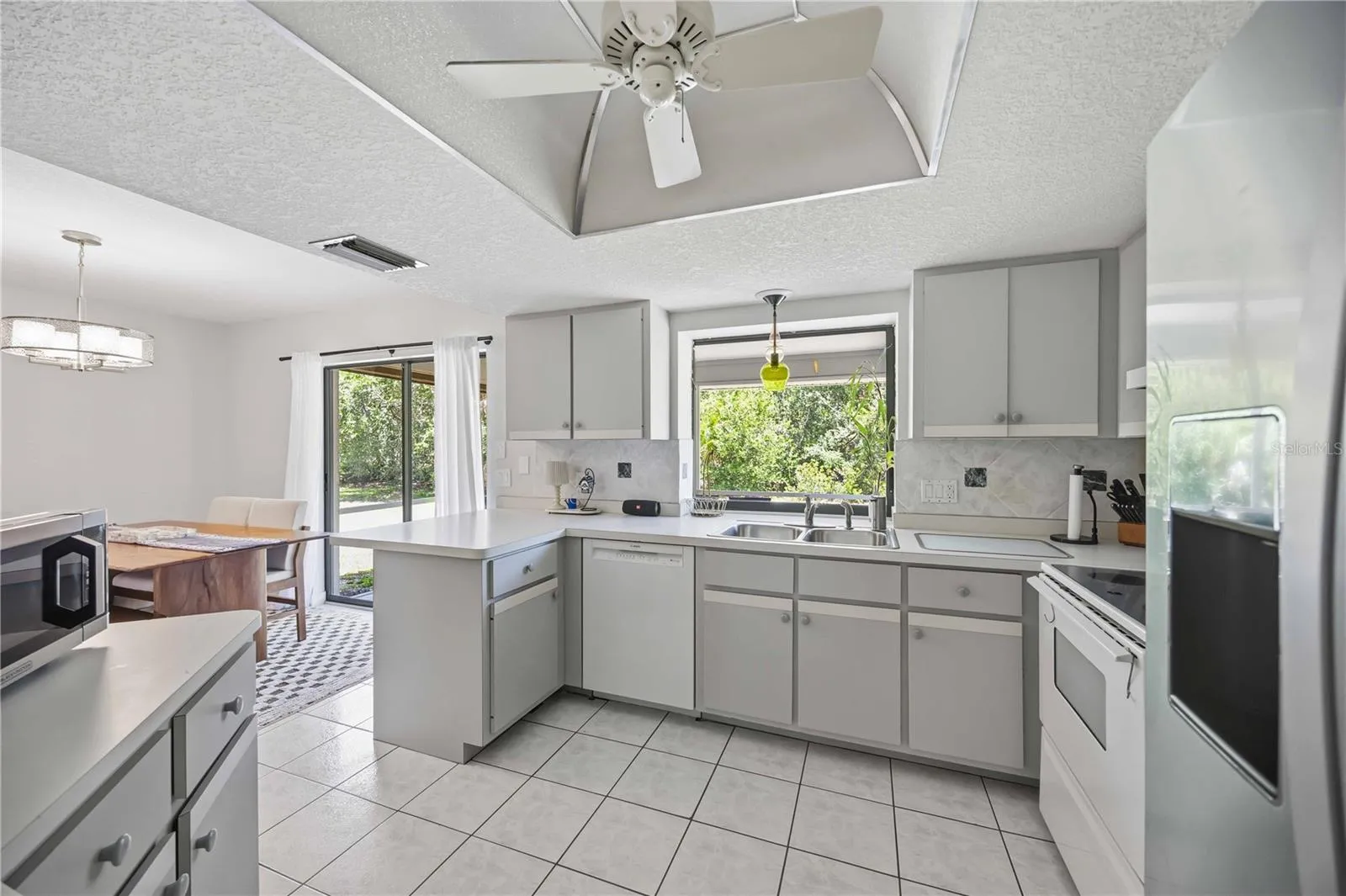 Kitchen with pass through