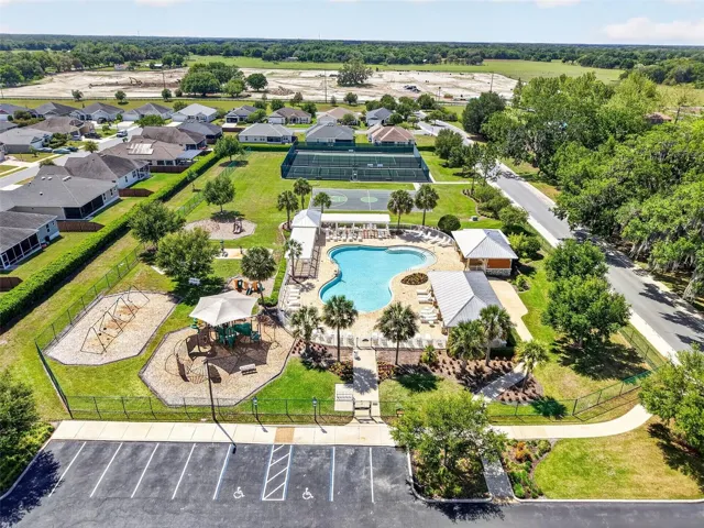 Oxford Oaks Amenities