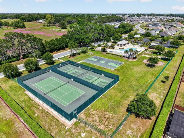 Oxford Oaks Amenities