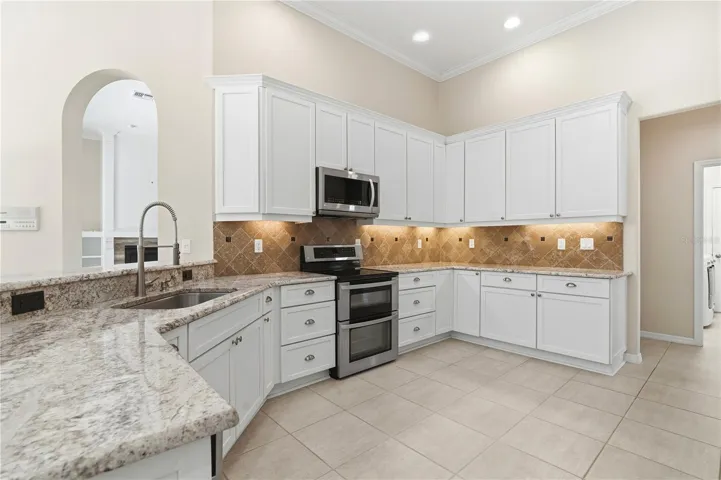grand kitchen