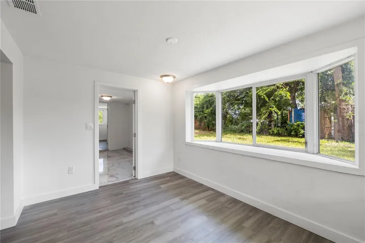Den to primary suite