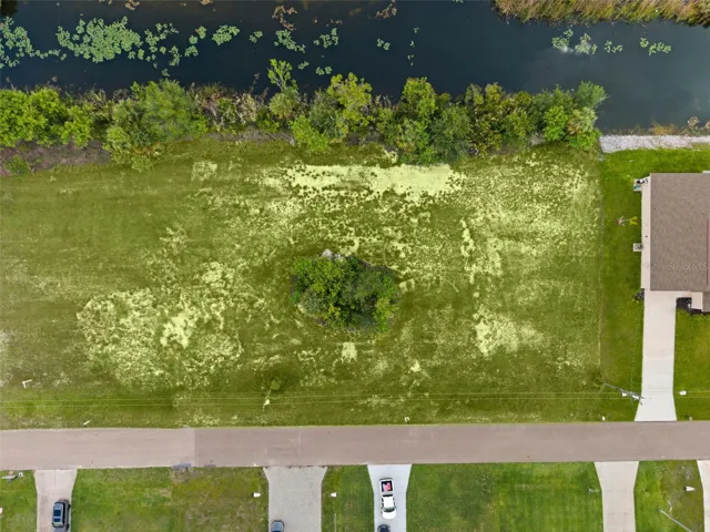 Plenty of space to design your custom Florida home