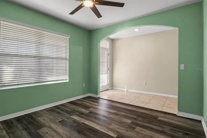 Nice vinyl flooring.