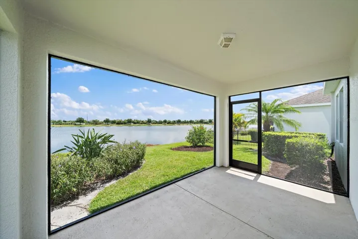 New screened-in lanai