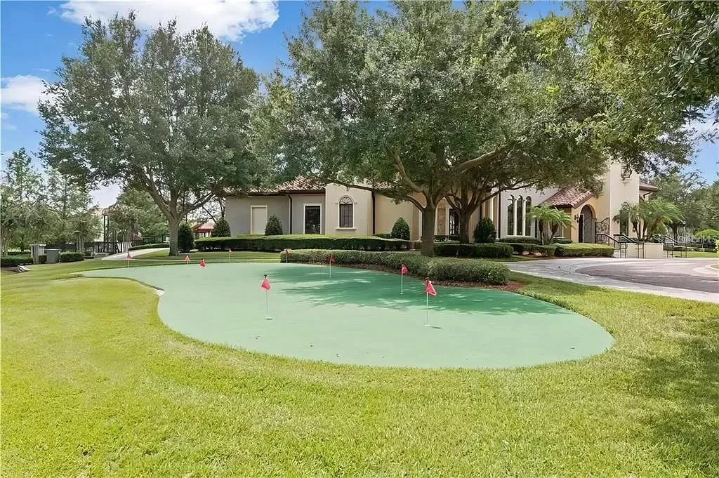 practice putting green