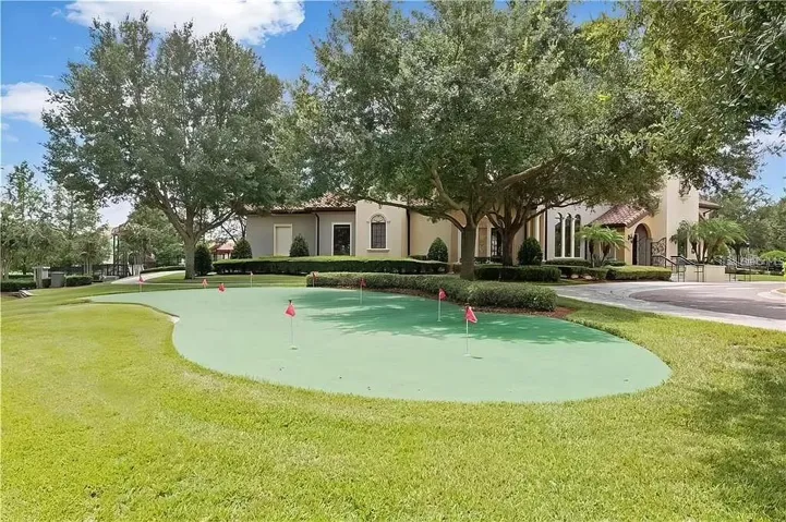 practice putting green