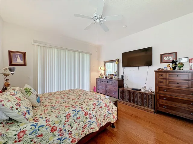 Primary Bedroom- mounted TV can remain