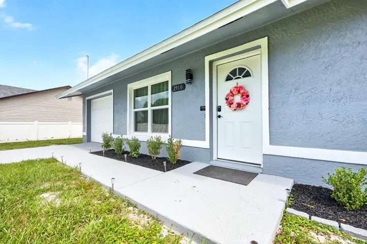 With NO HOA, outstanding curb appeal, and an EXPANSIVE FENCED BACKYARD, this home brings the perfect combination of comfort, convenience, and freedom.