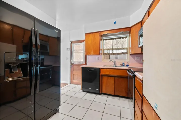 Unit 2 (2 Bedroom 1 Bathroom)
