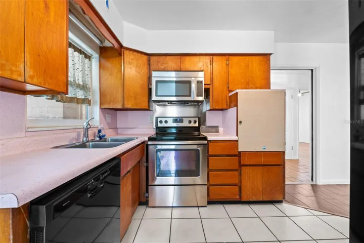 Unit 2 (2 Bedroom 1 Bathroom)