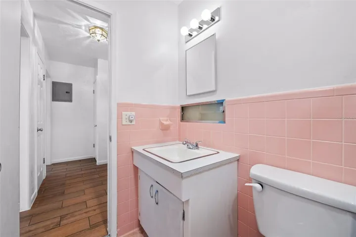 Unit 2 (2 Bedroom 1 Bathroom)