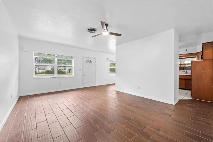 Unit 2 (2 Bedroom 1 Bathroom)