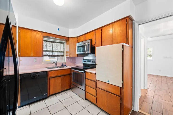 Unit 2 (2 Bedroom 1 Bathroom)