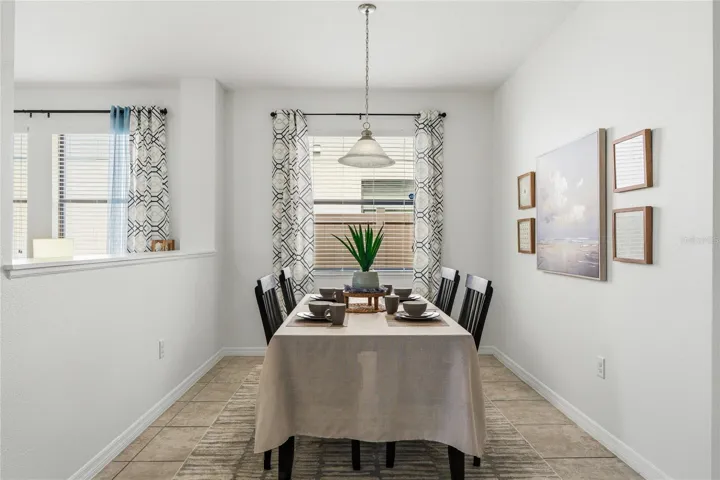 Dinette (11' x 9.5')