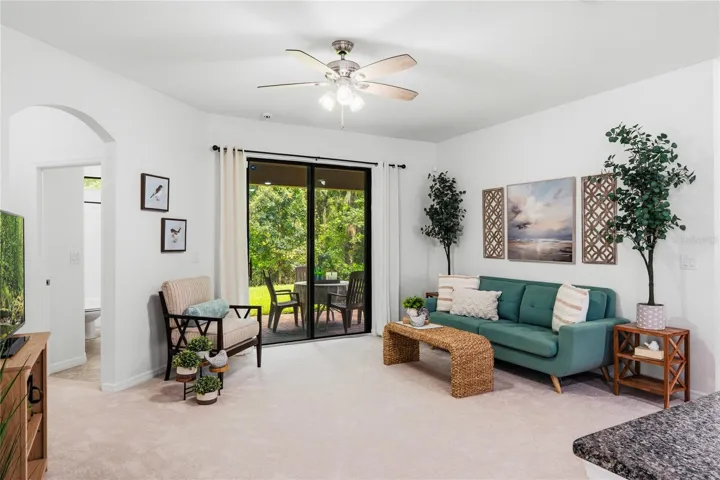 Family Room (15' x 16.5')