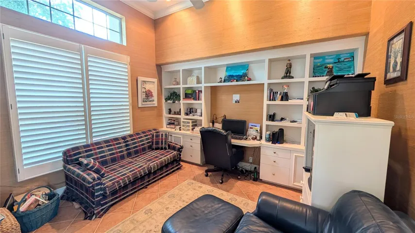 OFFICE/DEN