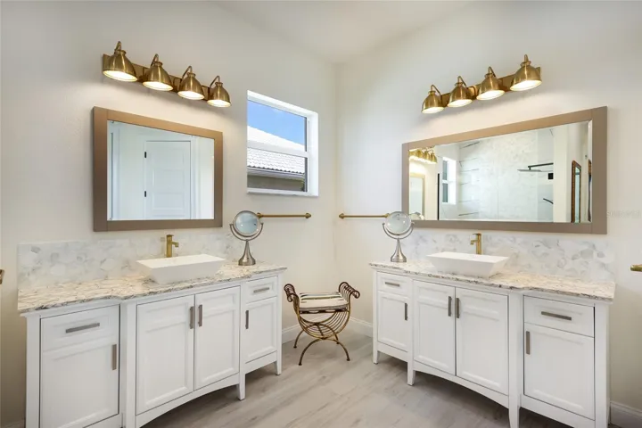 Dual primary vanities