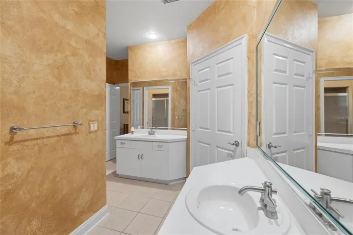 Jack & Jill Bath