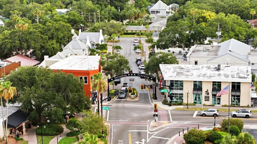 Enjoy the walkable town of Dunedin - plenty of restaurants, shops, breweries and entertainment.