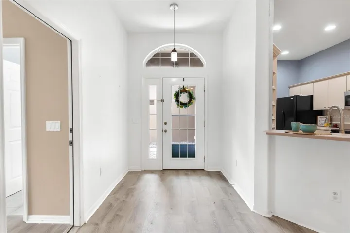 Interior front entry/foyer