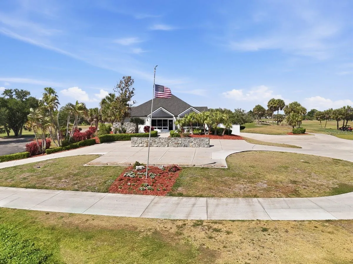 close to Golf courses