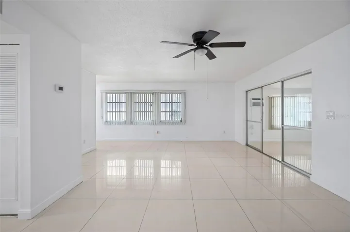 Living / Dinning room combo