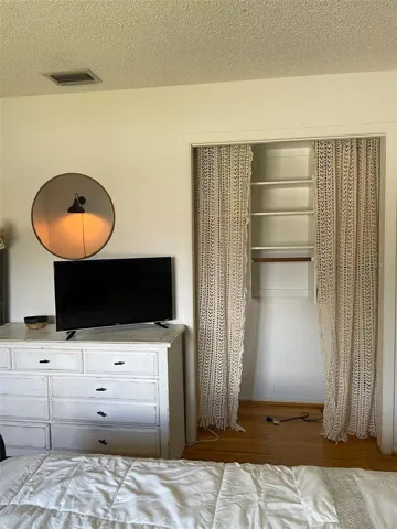 Closet second bedroom