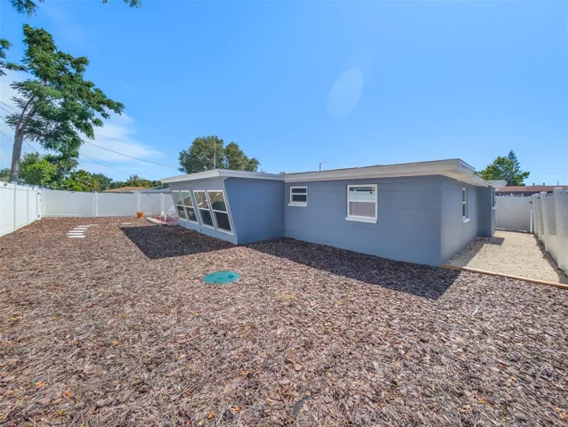 Best 2 bd 2 bath in Holiday!