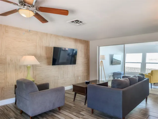 Living room decorated in Mid Century Modern style