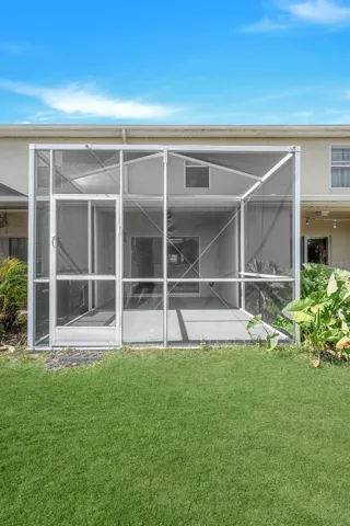 Screened-in lanai