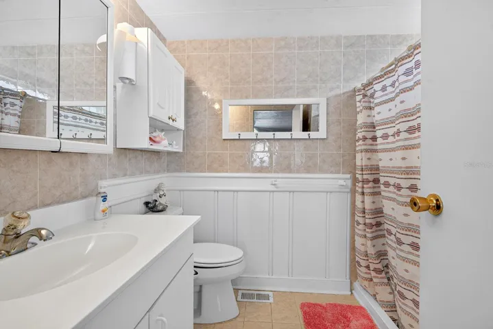 Nice size master bath