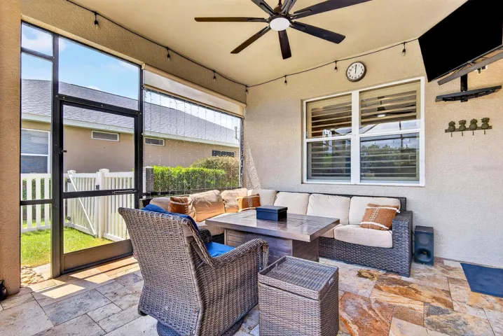 Outdoor lanai facing in
