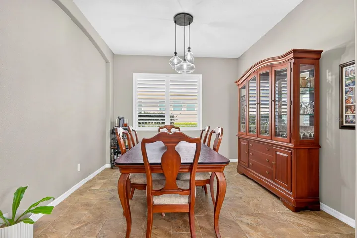 Direct look at Dining Room