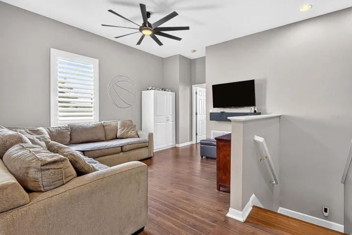 Bonus room upstairs sitting area
