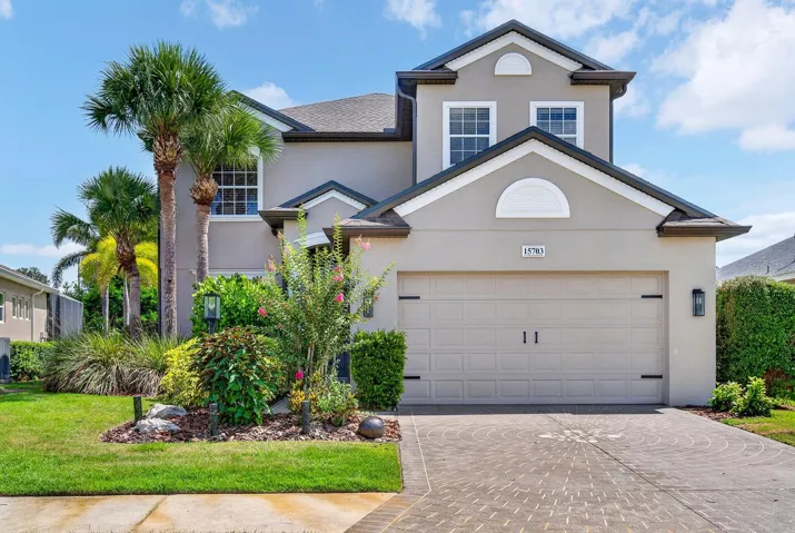 Beautiful Lakewood Ranch Front of home