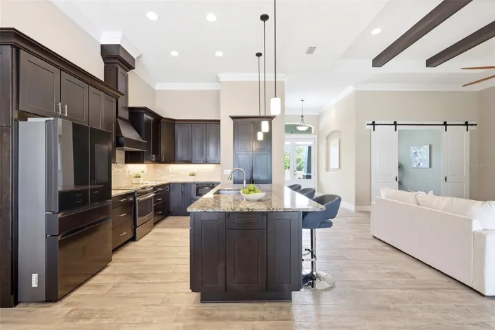 KITCHEN GALLEY VIEW