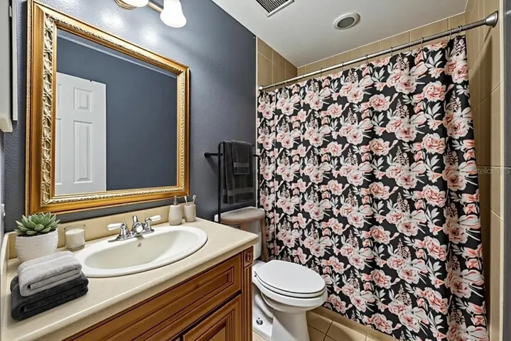 Virtual staged bathroom 2