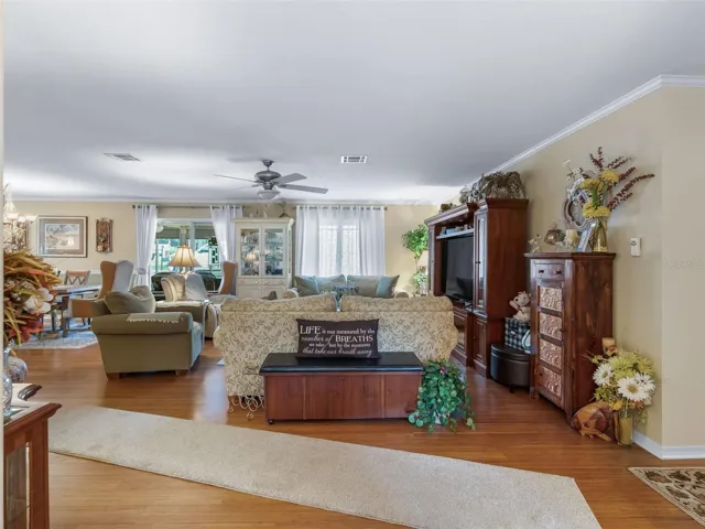 LARGE OPEN LIVING ROOM
