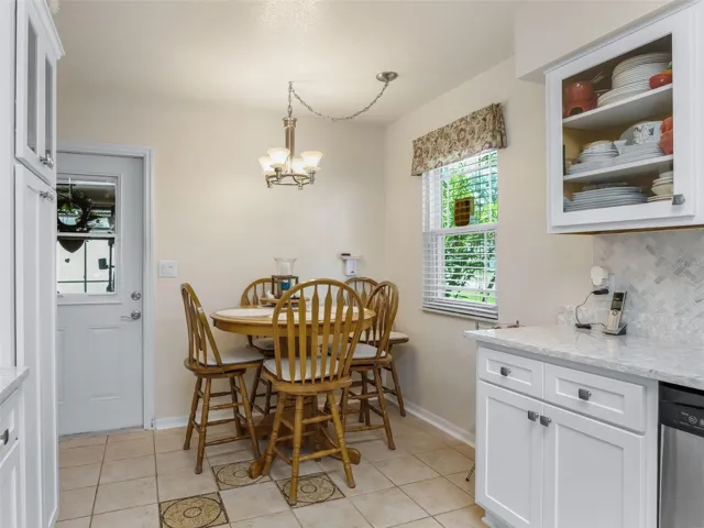 DINETTE AREA