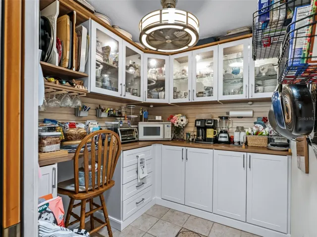 LARGE CUSTOM WALK-IN PANTRY