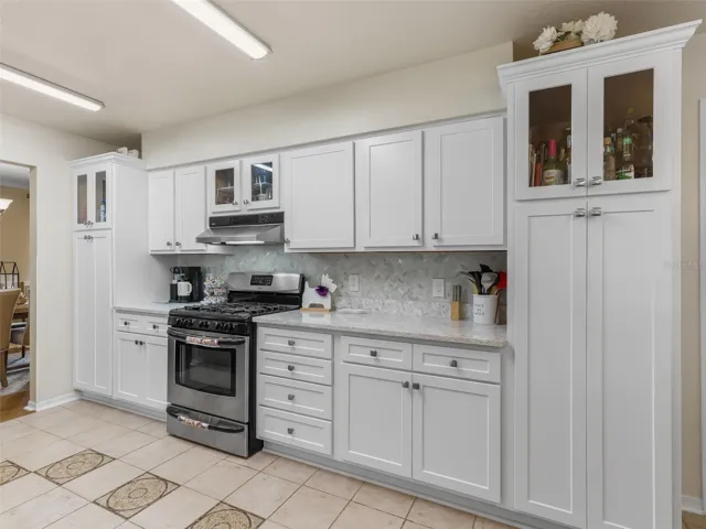 UPDATED KITCHEN WITH PULL OUT DRAWERS