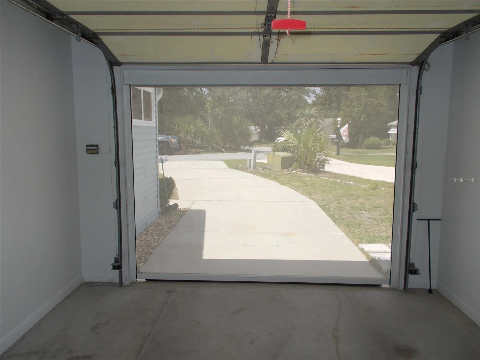 Garage screen
