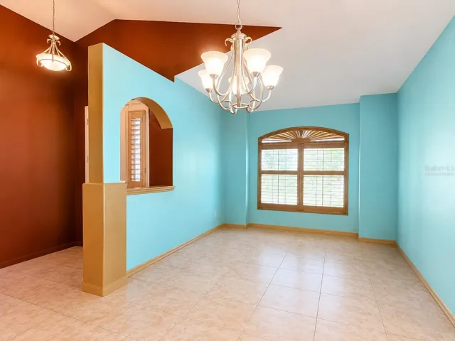 VIRTUALLY STAGEDFURNITURE WAS REMOVEDDining Room