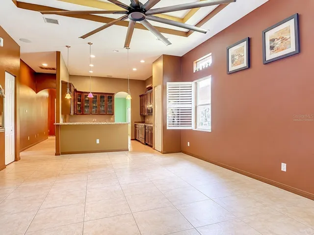 VIRTUALLY STAGEDFURNITURE WAS REMOVEDLiving Room