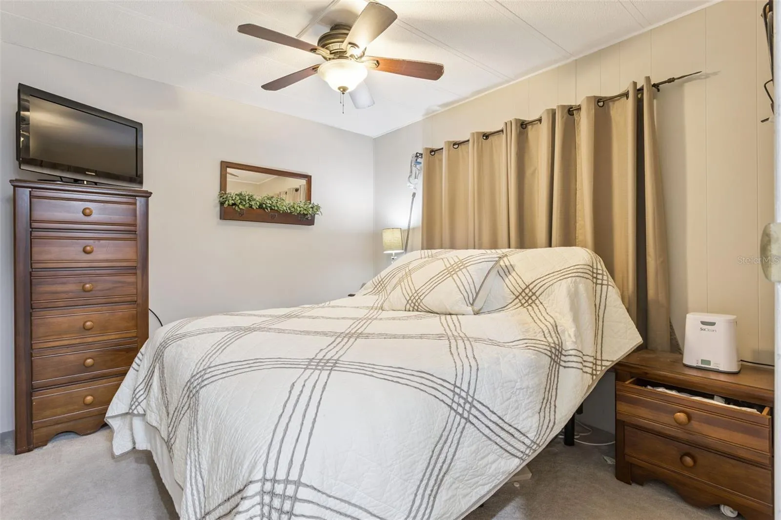 Guest bedroom