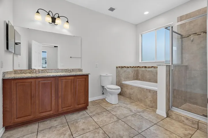 Primary En-Suite Bathroom
