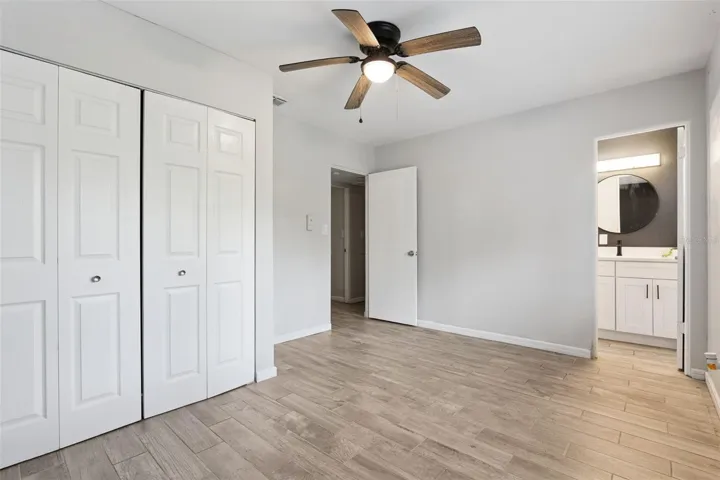 Ensuite / Primary Bathroom