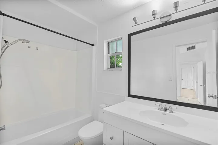 Primary Bedroom En Suite Bathroom